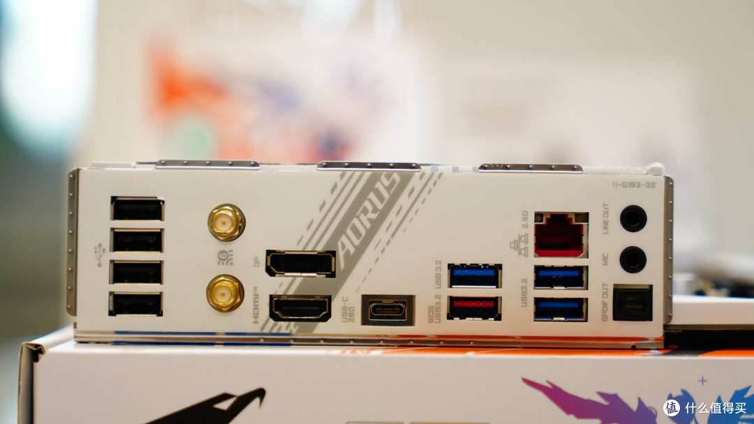 雕妹&西装暴徒?技嘉B760M和光威DDR5 7000搭配如何,好在哪