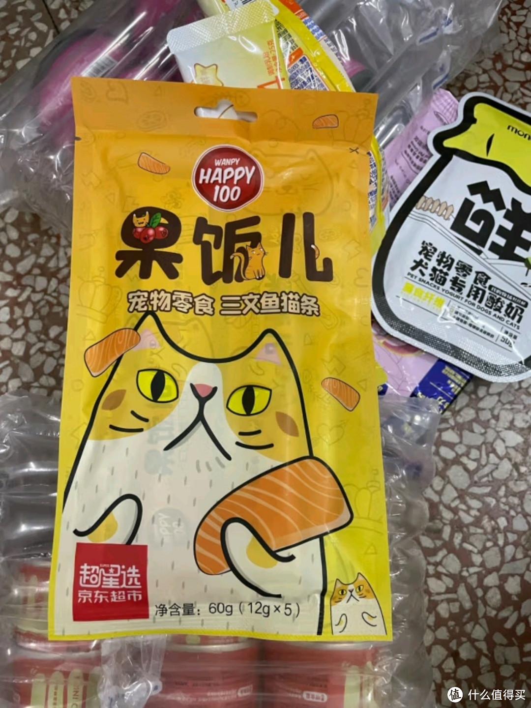 顽皮果饭儿猫条：三文鱼味，猫咪的美味盛宴