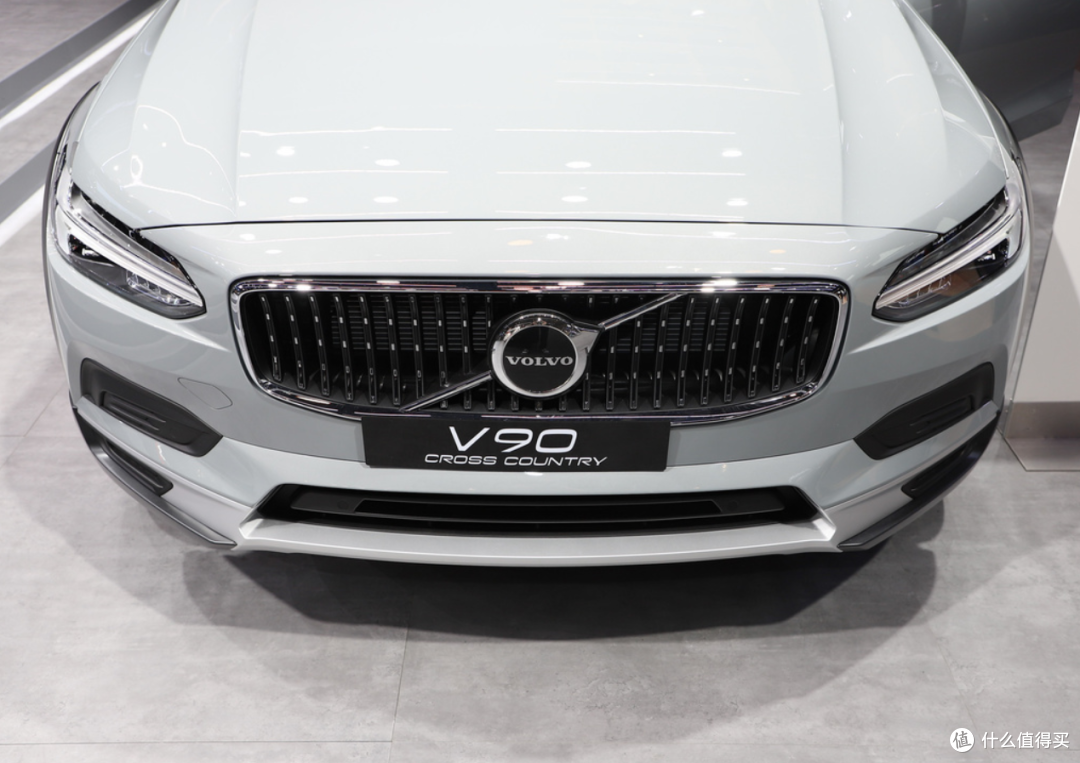 售价38.44万元豪华旅行车：沃尔沃V90