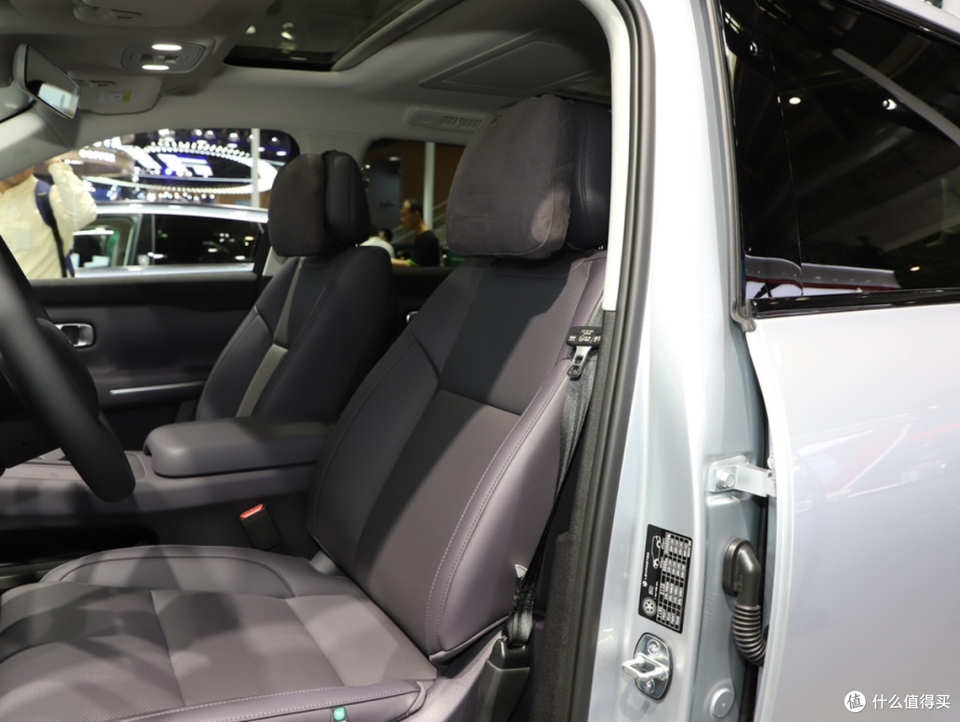 零跑C166座中大型SUV
