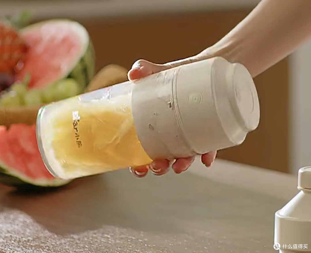 小熊榨汁杯,让健康生活触手可及!