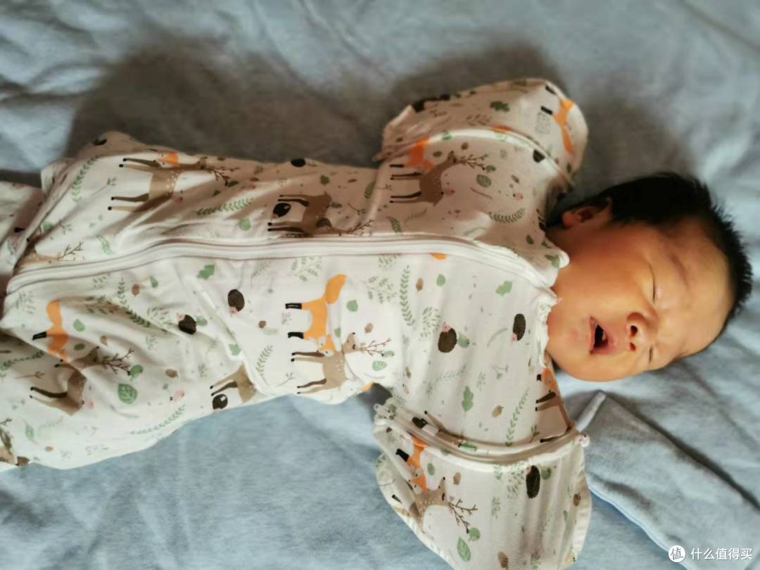 什么是婴幼儿「蒙被综合征」,婴幼儿穿衣攻略