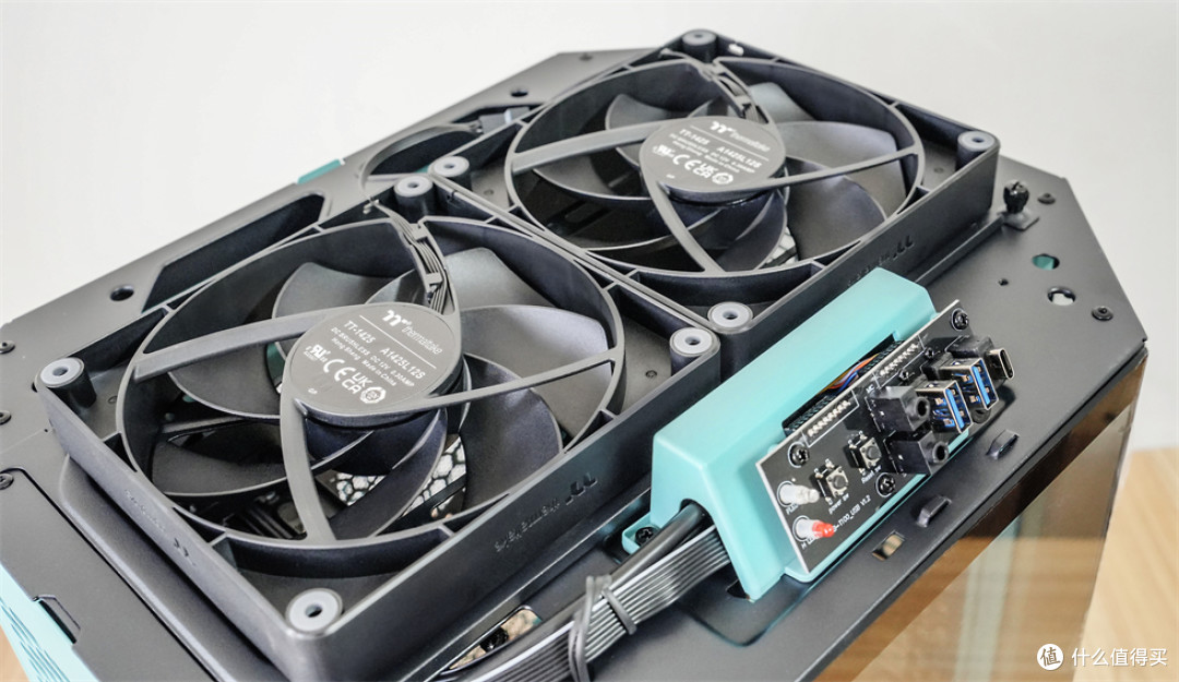 12600T+华擎ASRock B760M+RX7600显卡+Tt The Tower 300松石绿海景房机箱装机分享