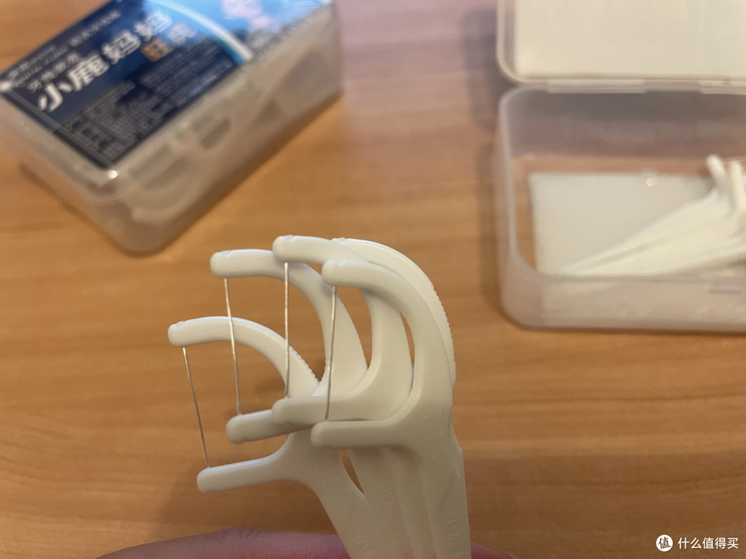 谁还没有用牙线的?一定要养成口腔卫生习惯!