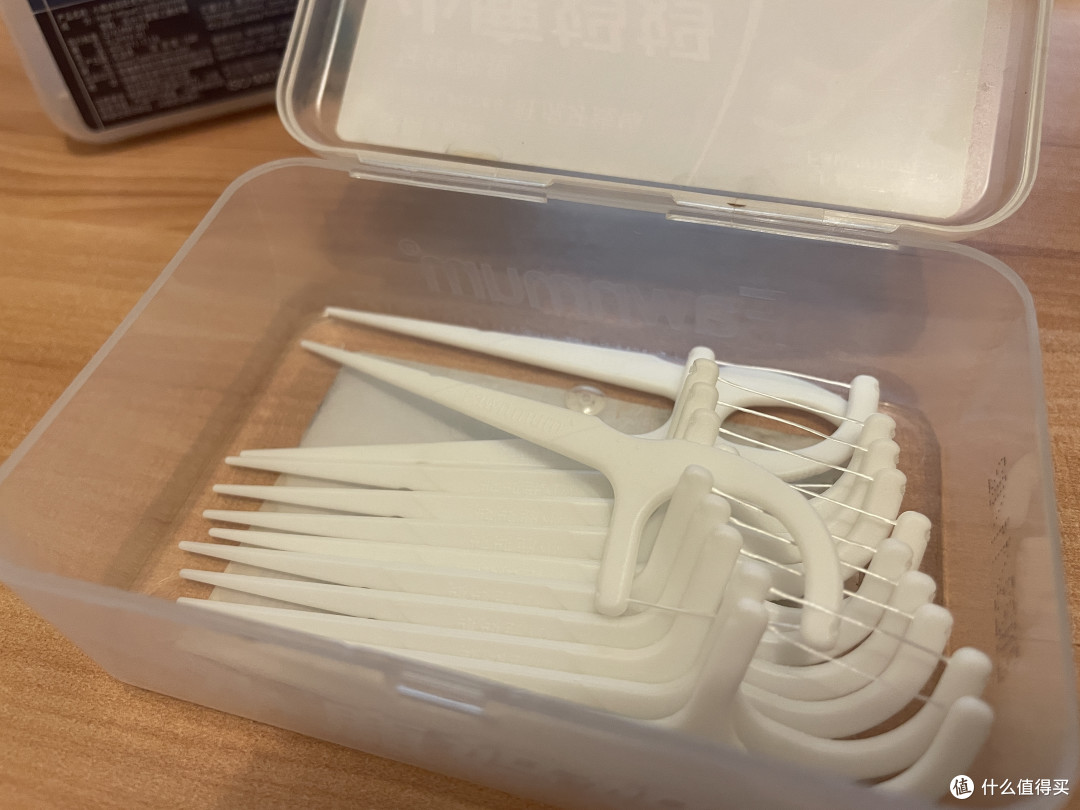 谁还没有用牙线的?一定要养成口腔卫生习惯!