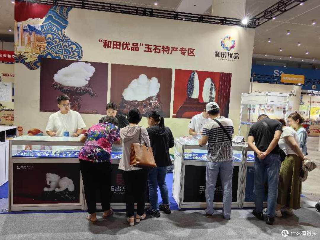 “玉出东山”闪耀天津和田优品展,彰显世界玉都璀璨风采