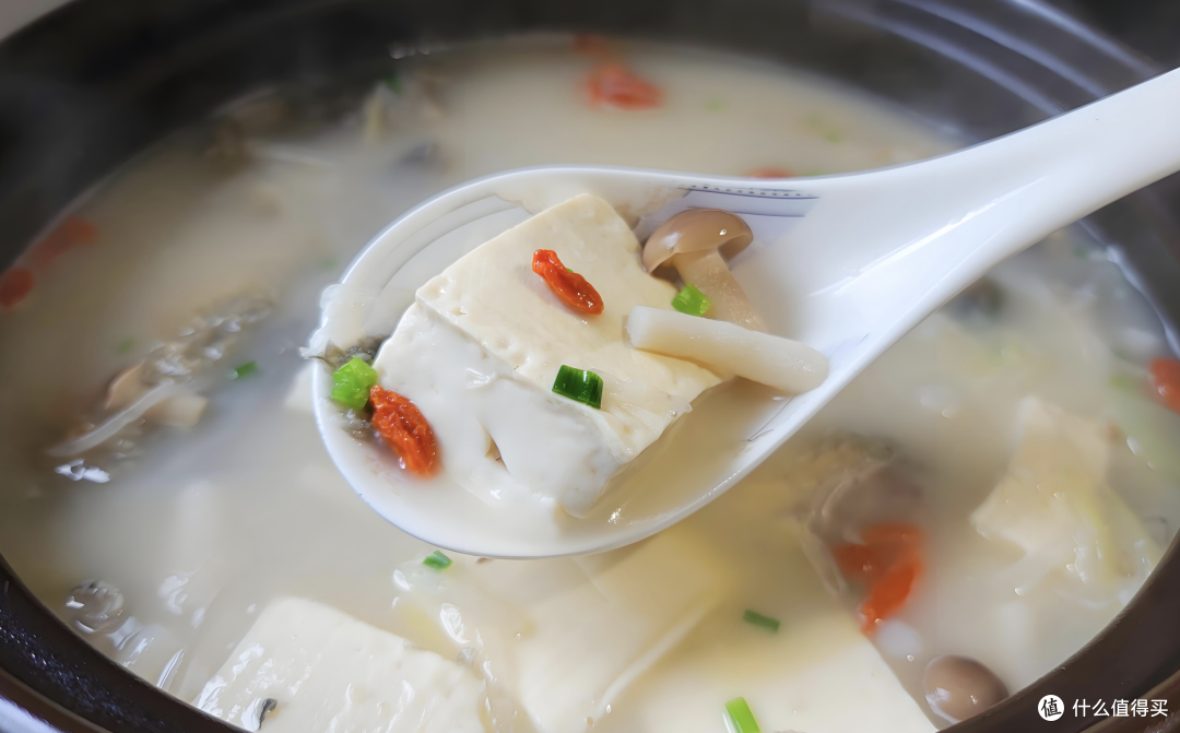 🐟鲜掉眉毛的【鲫鱼豆腐汤】,一整个爱住😋
