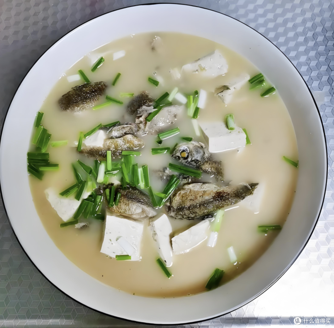 🐟鲜掉眉毛的【鲫鱼豆腐汤】,一整个爱住😋