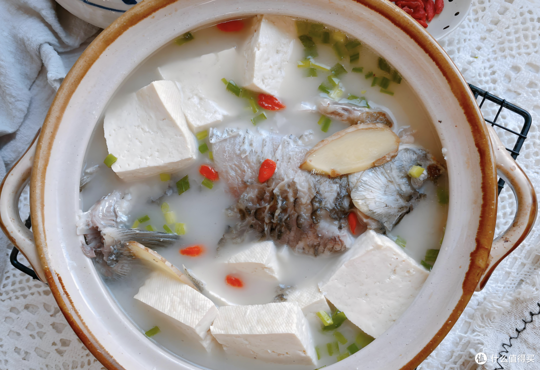 🐟鲜掉眉毛的【鲫鱼豆腐汤】,一整个爱住😋