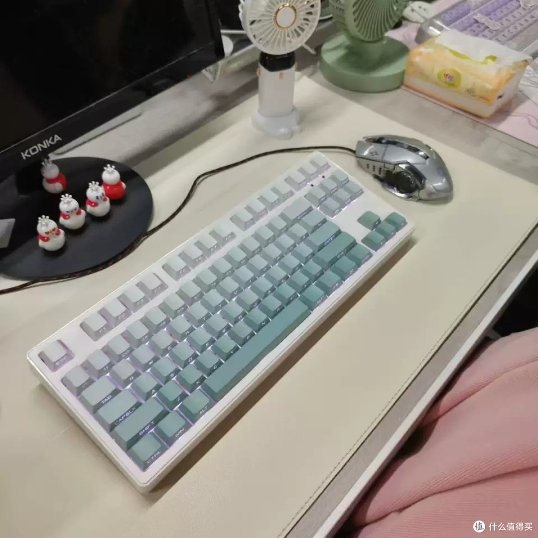 性能卓越：Cherry轴体，精准触达