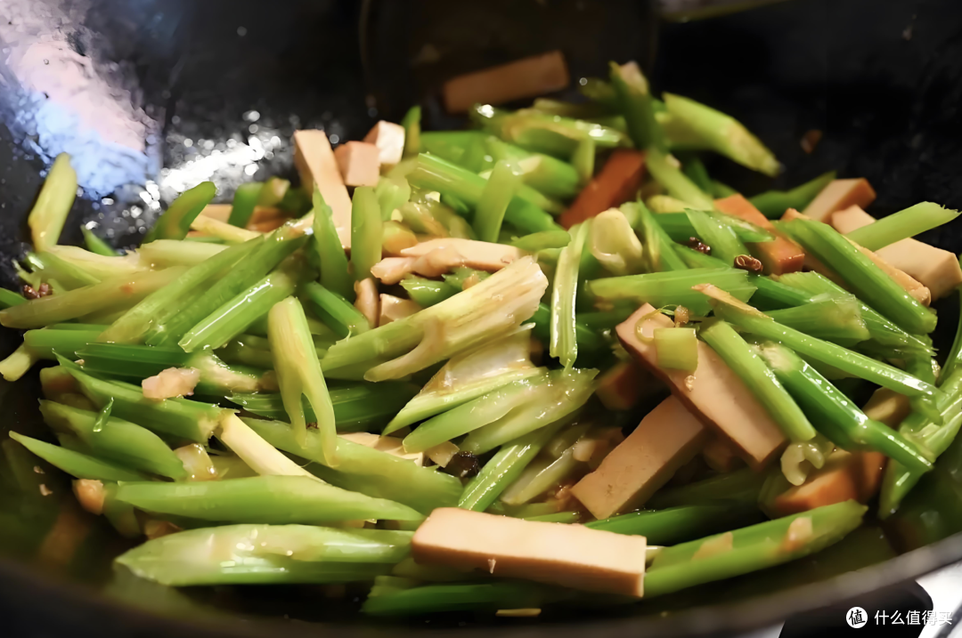 🥳【香干炒芹菜】,美味低脂超下饭💥