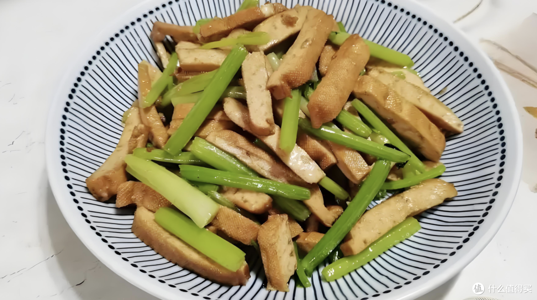 🥳【香干炒芹菜】,美味低脂超下饭💥