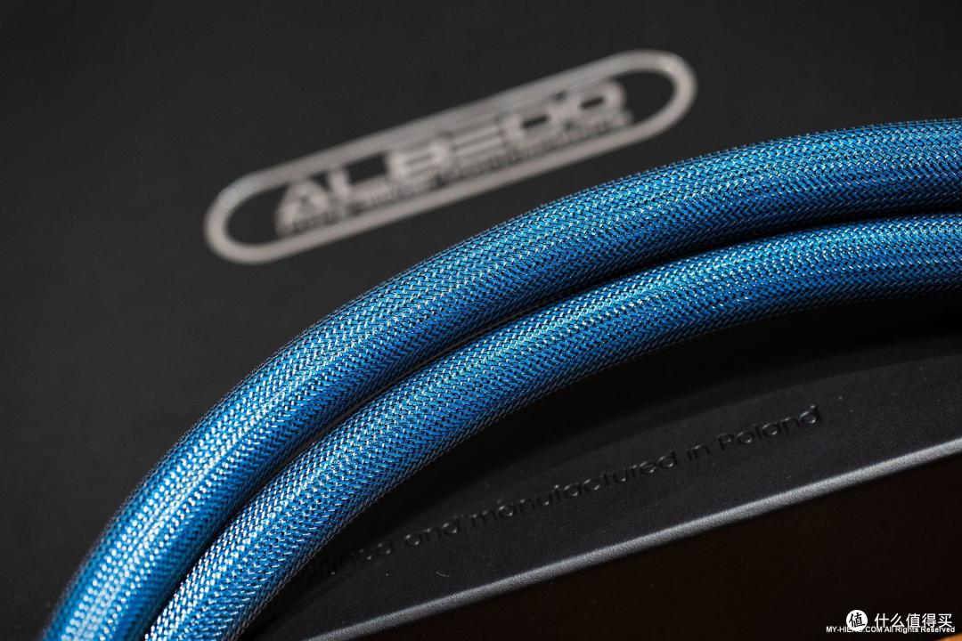 自然中性、独家单结晶银之美声: Albedo Silver Gravity I电源线