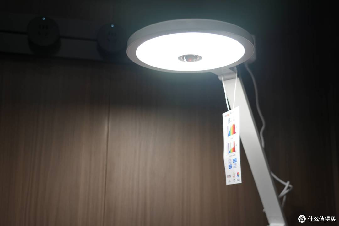 红光养眼,蓝光削减,书客L2 Pro护眼台灯引领健康照明新潮流