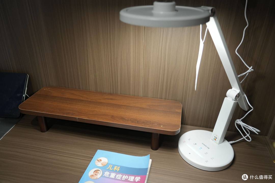 红光养眼,蓝光削减,书客L2 Pro护眼台灯引领健康照明新潮流