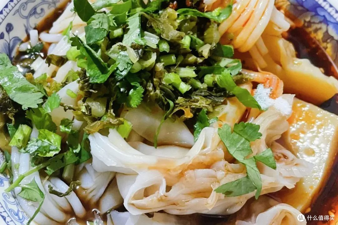 别藏了!这座被低估的宝藏城市,我只想去躺平~