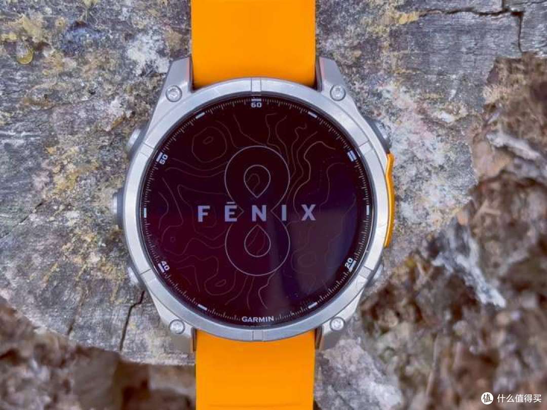 全能户外与潜水伴侣!佳明Fenix8评测:太阳能加持,极限运动的不二选择