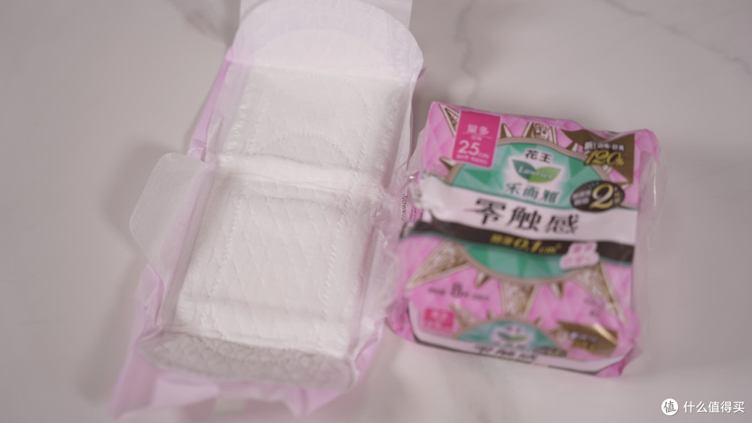 姨妈巾怎么选？10款超薄日用卫生巾横评，竟然不是越贵的越好用！