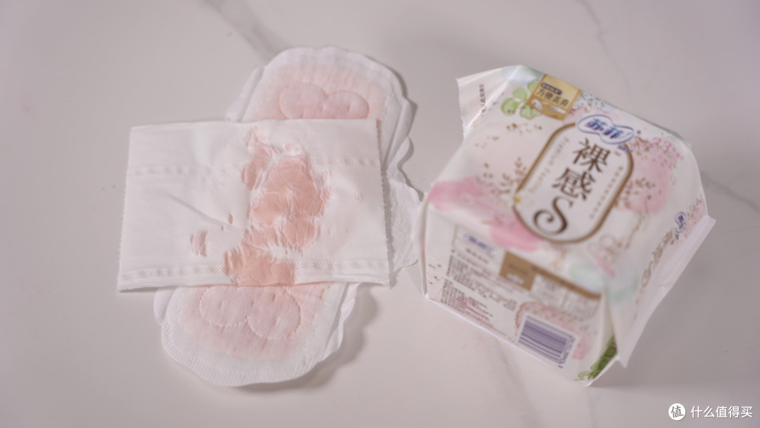 姨妈巾怎么选？10款超薄日用卫生巾横评，竟然不是越贵的越好用！
