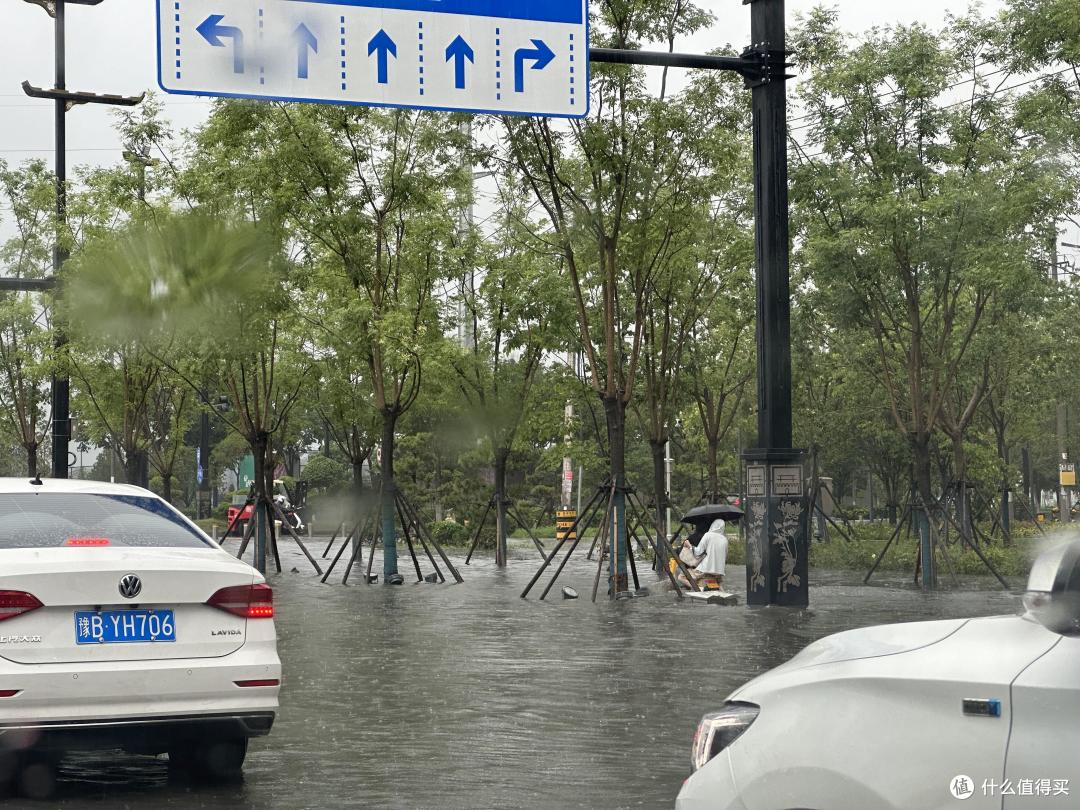 暴雨全城景区关闭，依然去大相国寺开封府趟海看黄河