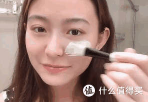 科颜氏白泥面膜挑战“清零”黑头闭口,打造肌肤“一键美颜”