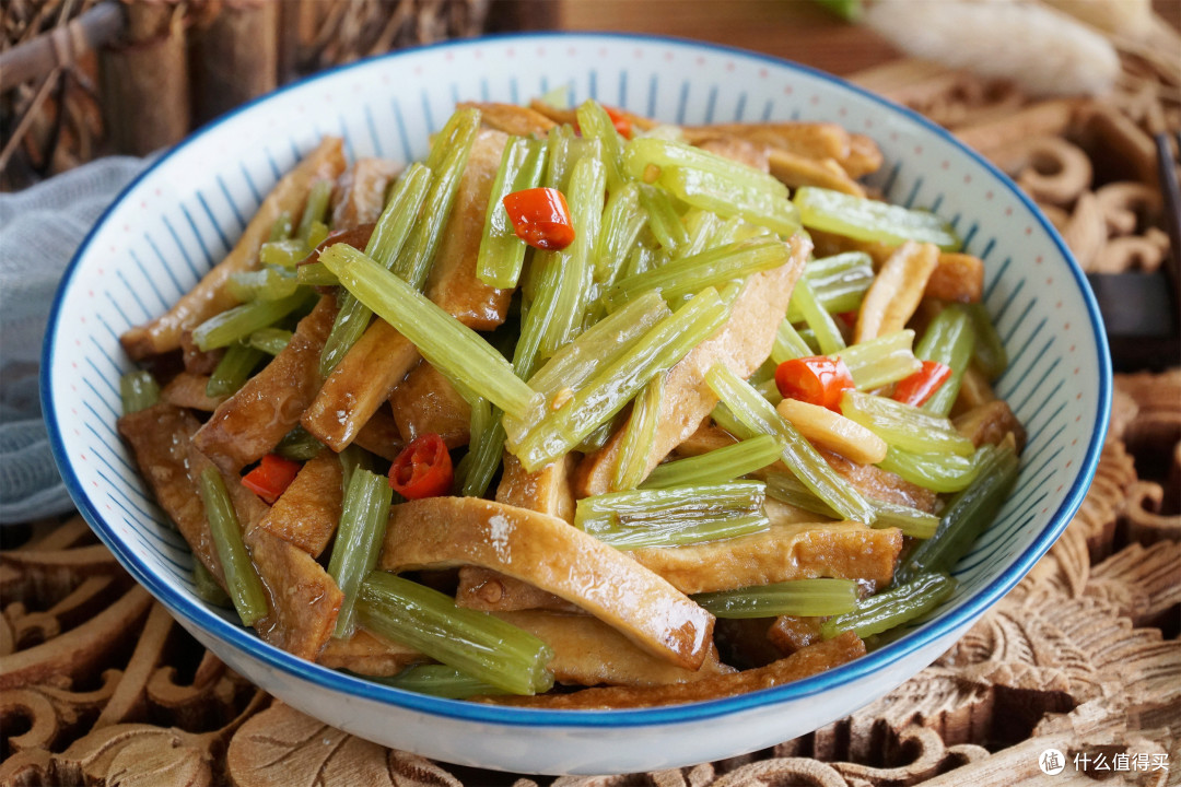 天凉了，少吃5种夏季菜，多吃5种秋天菜，应季而食，更适合秋天