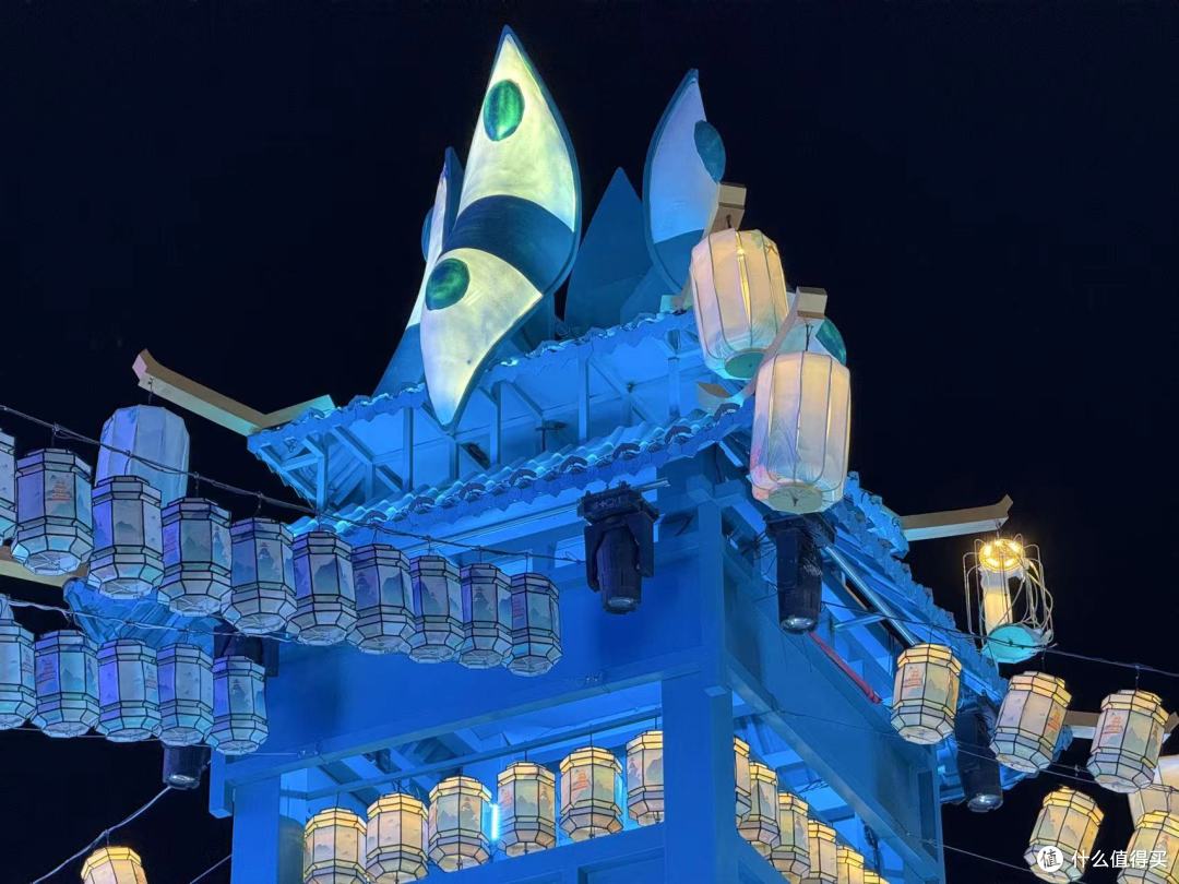 手持iPhone15和16两代 Pro Max 聊聊使用感受的差异