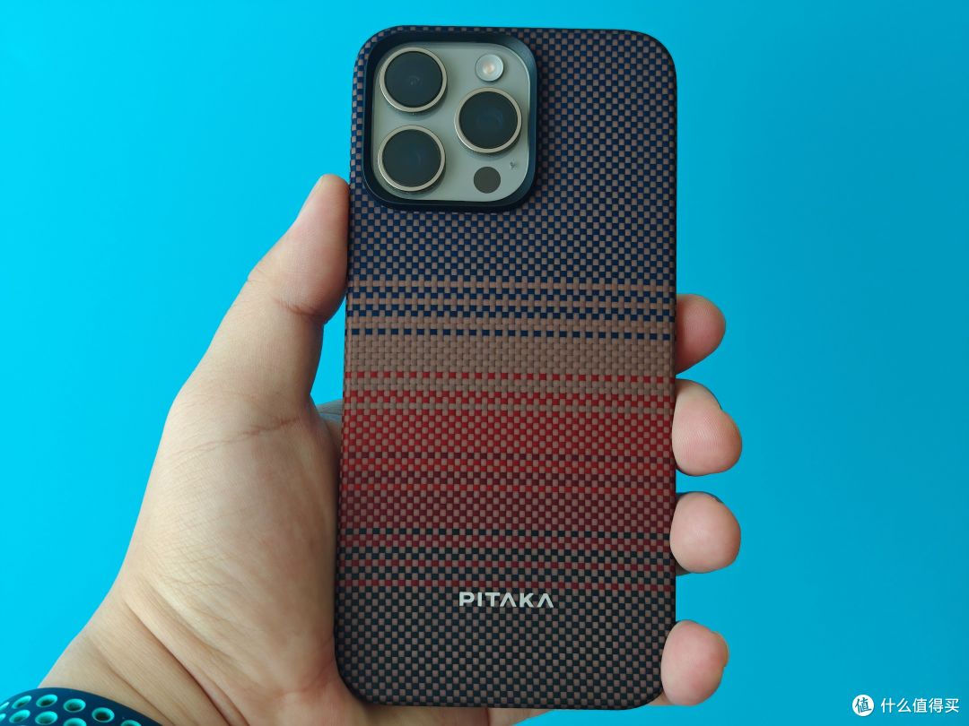 手持iPhone15和16两代 Pro Max 聊聊使用感受的差异