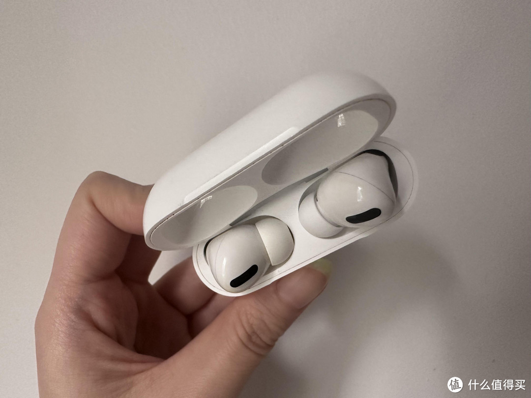 AirPods 4与AirPods Pro性能比较分析