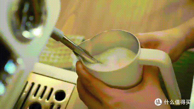 自古难题二选一,家用咖啡机买2SAP还是买V1AP?拯救选择困难症,对比说说它们都有啥区别