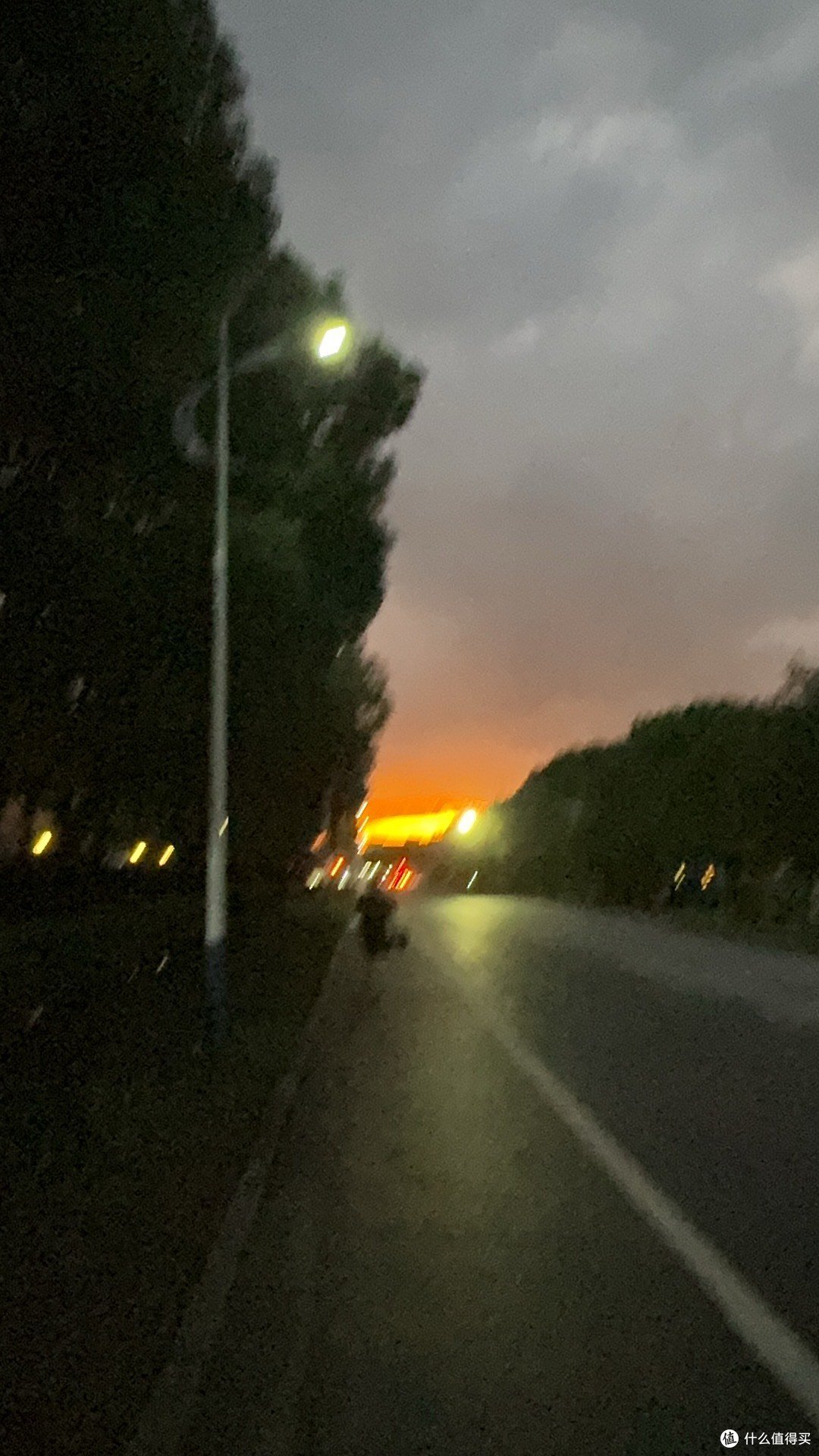 台风过后路面积水