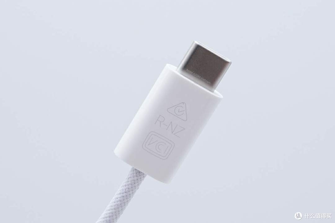 拆解报告:Apple苹果25W MagSafe磁吸充电器A2580