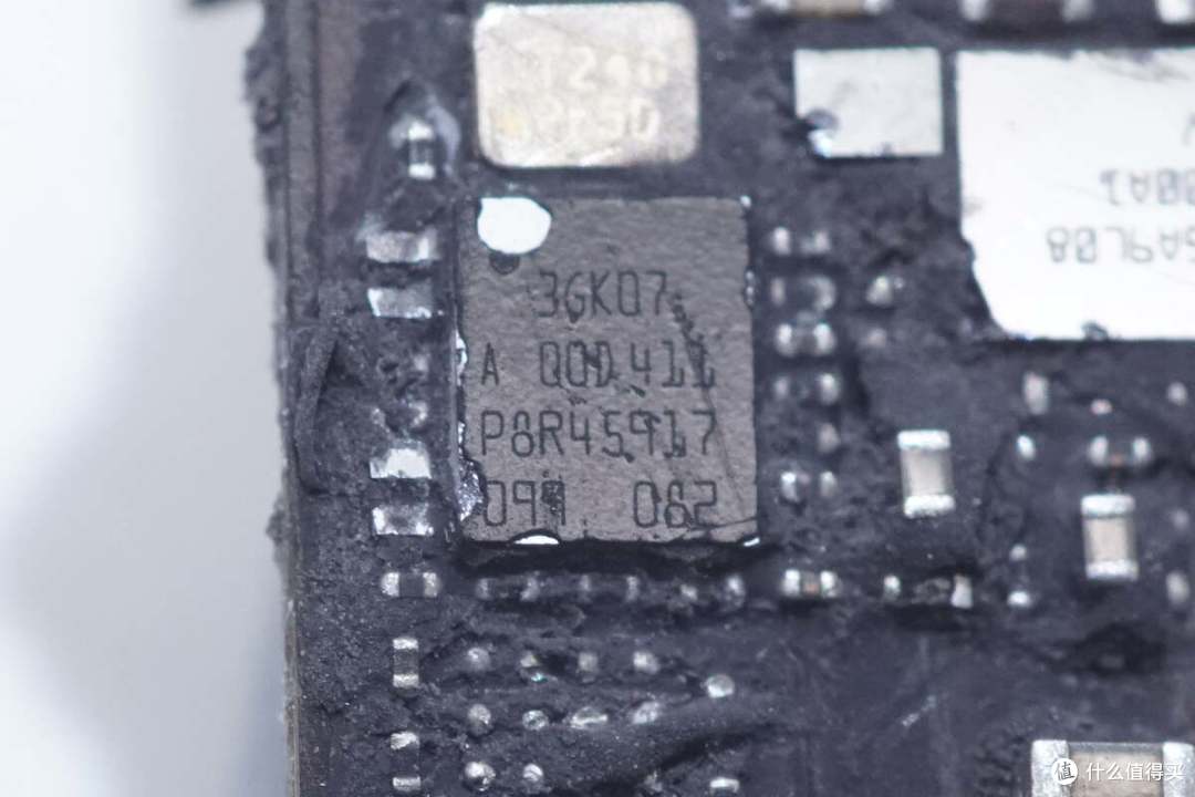 拆解报告:Apple苹果25W MagSafe磁吸充电器A2580