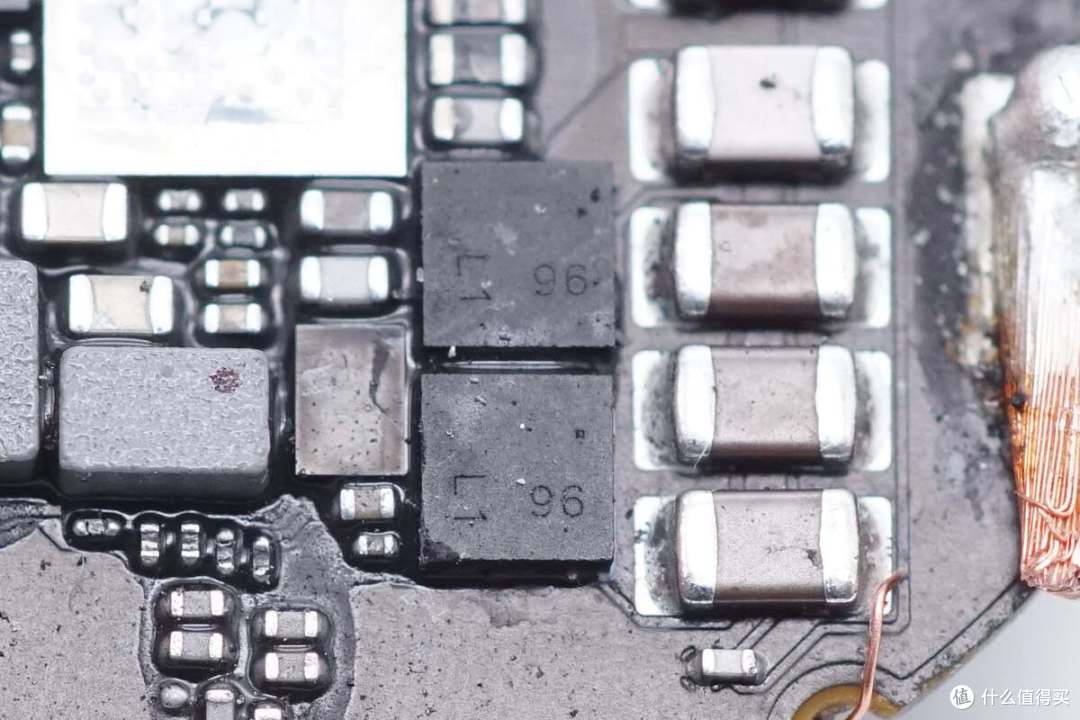 拆解报告:Apple苹果25W MagSafe磁吸充电器A2580