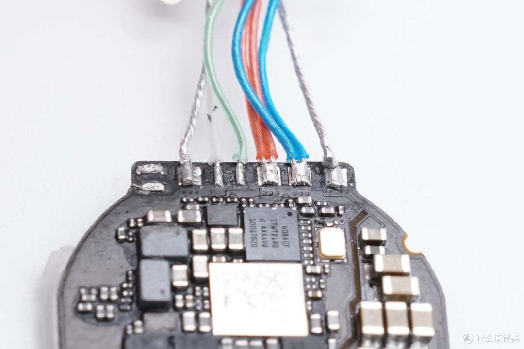拆解报告:Apple苹果25W MagSafe磁吸充电器A2580