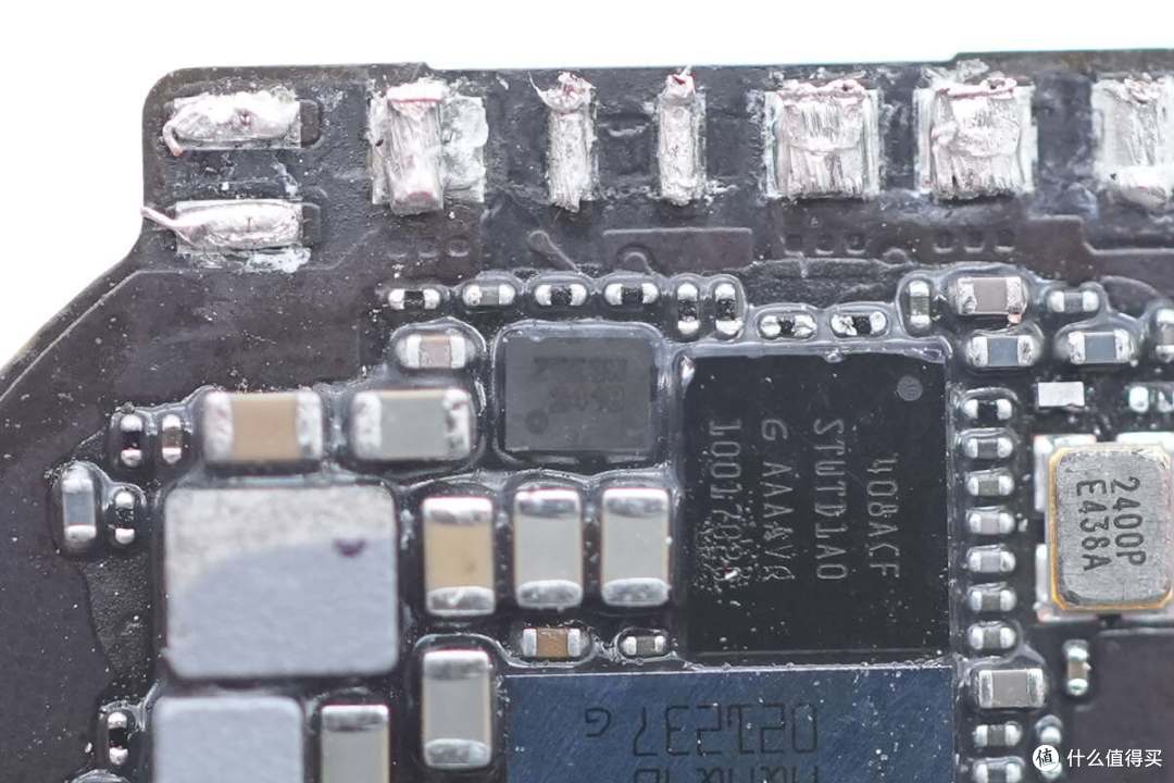 拆解报告:Apple苹果25W MagSafe磁吸充电器A2580