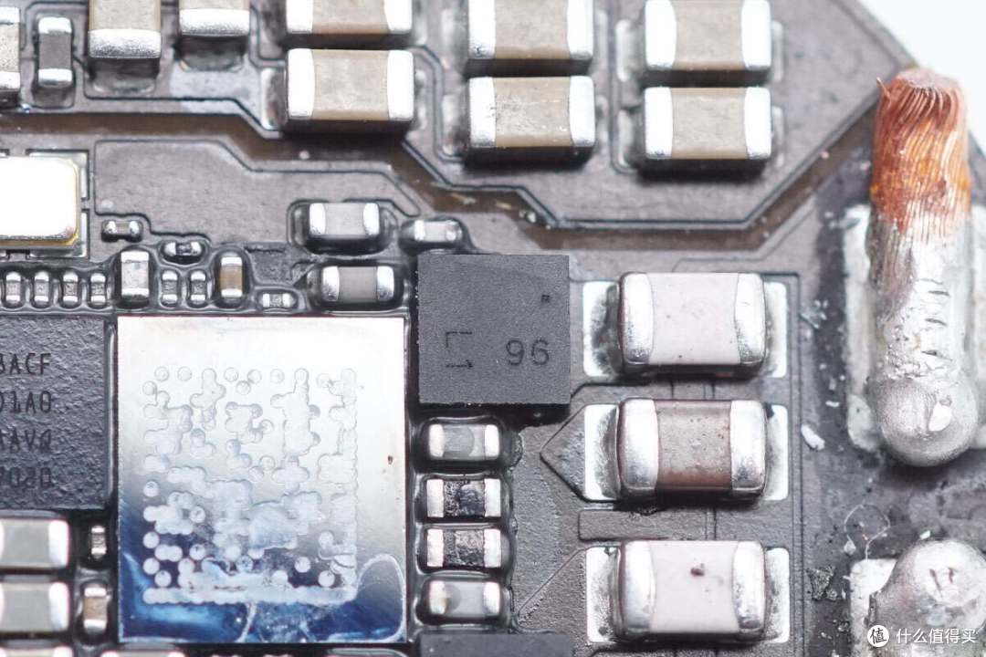 拆解报告:Apple苹果25W MagSafe磁吸充电器A2580
