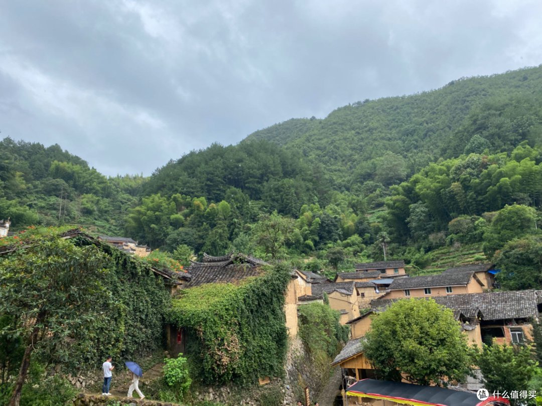 除了民宿和饭店，也许真正的原住民不多了