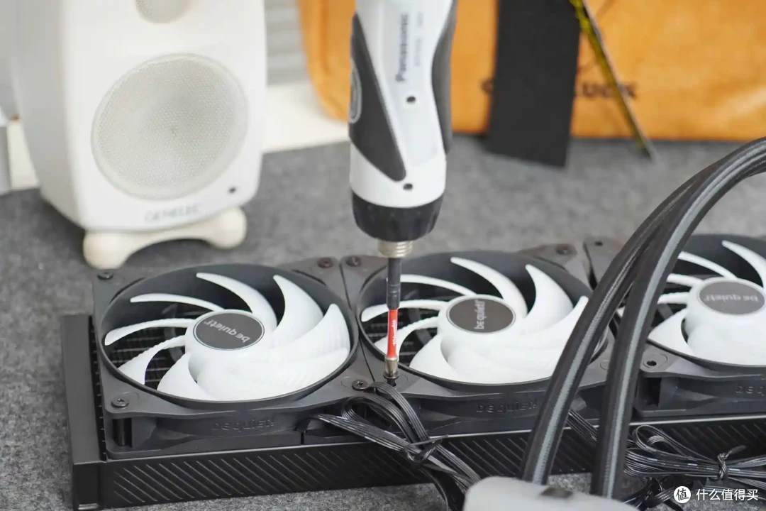 幻彩灯效、强劲散热,be quiet! 德商德静界Light Loop 360mm一体式水冷散热器