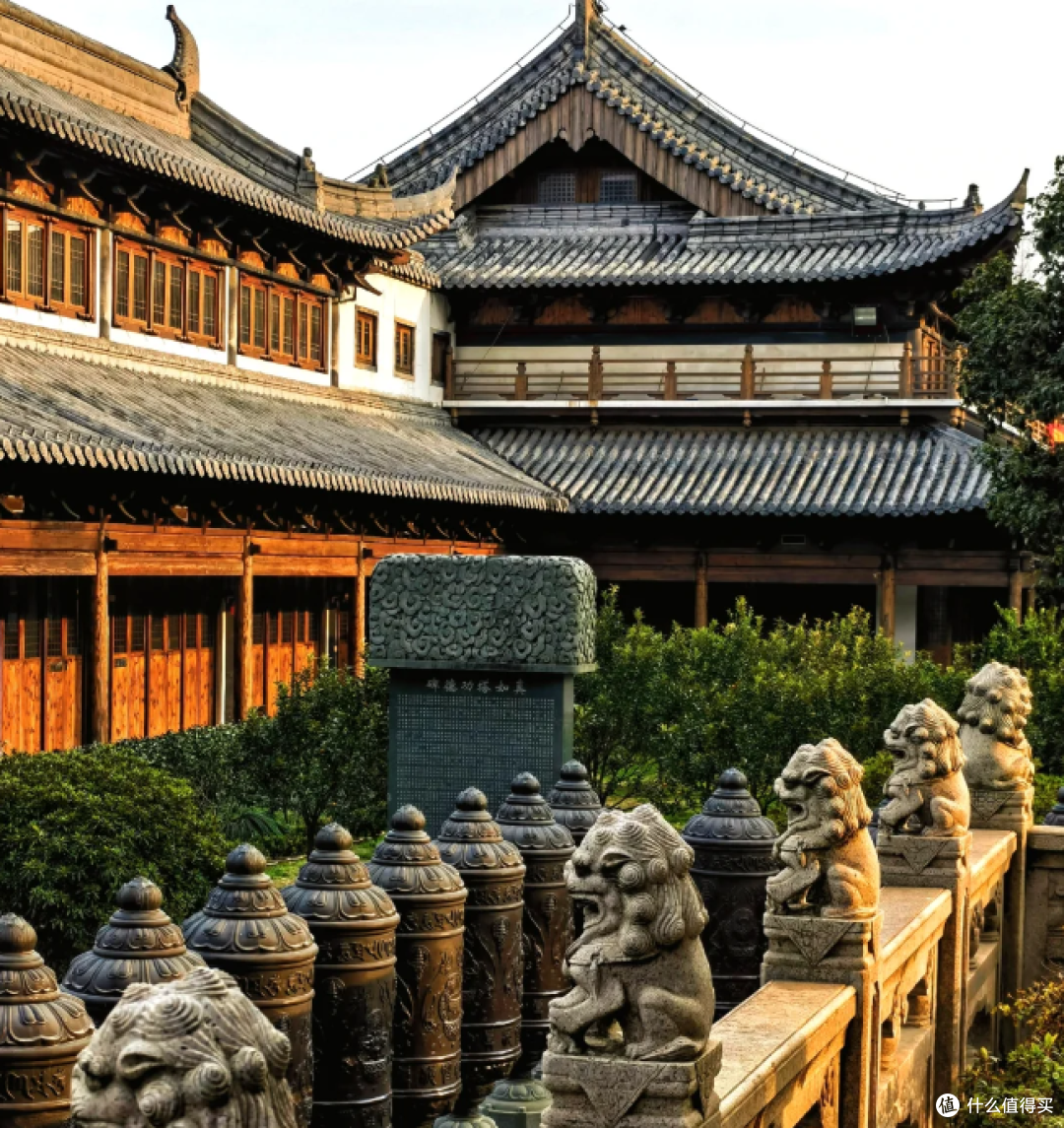 比起外滩，更喜欢上海这座有700年历史元代古寺