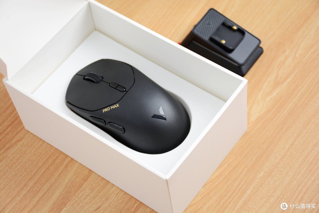 高达8K回报率!双模+轻量化+无线充:雷柏VT1Pro Max鼠标评测