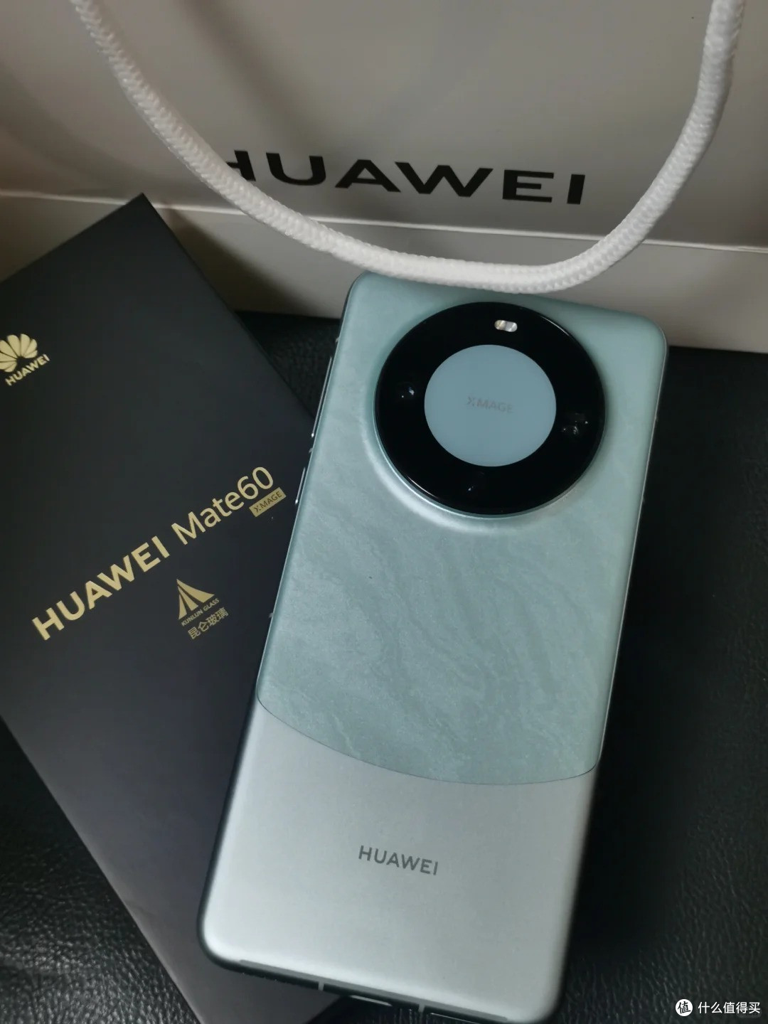 11月发布!华为Mate70系列零部件发货,外观等参数提前曝光