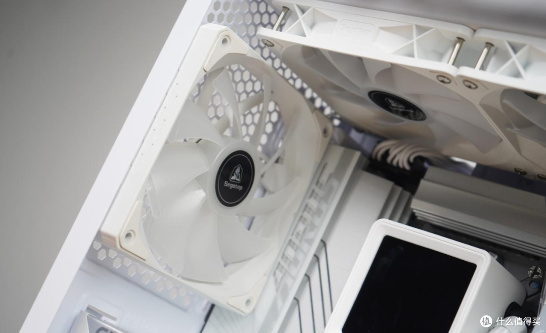 畅玩4K画质的3A游戏:技嘉B760M冰雕X+ 14700K +4070Ti S装机分享