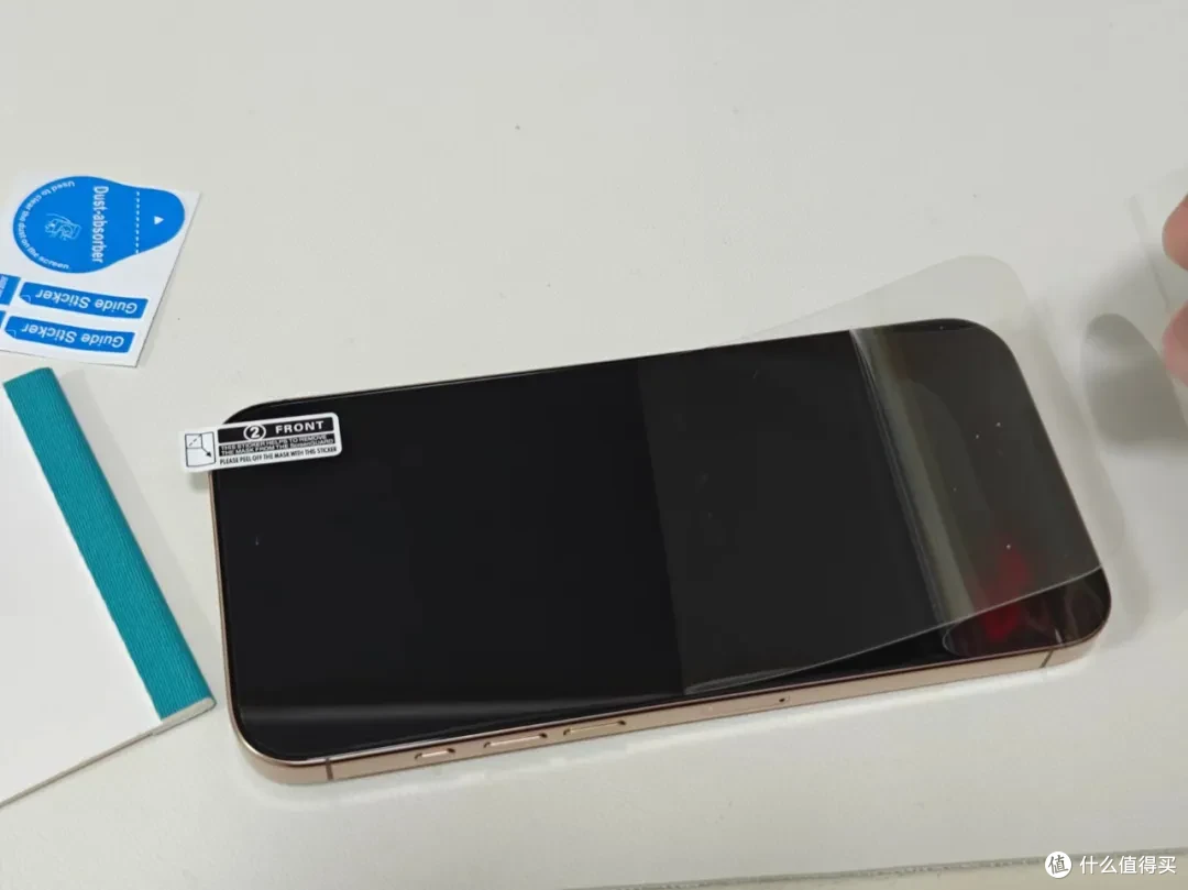 给一万多的iPhone16PM贴上1.6元的PET软膜,秒杀玻璃膜
