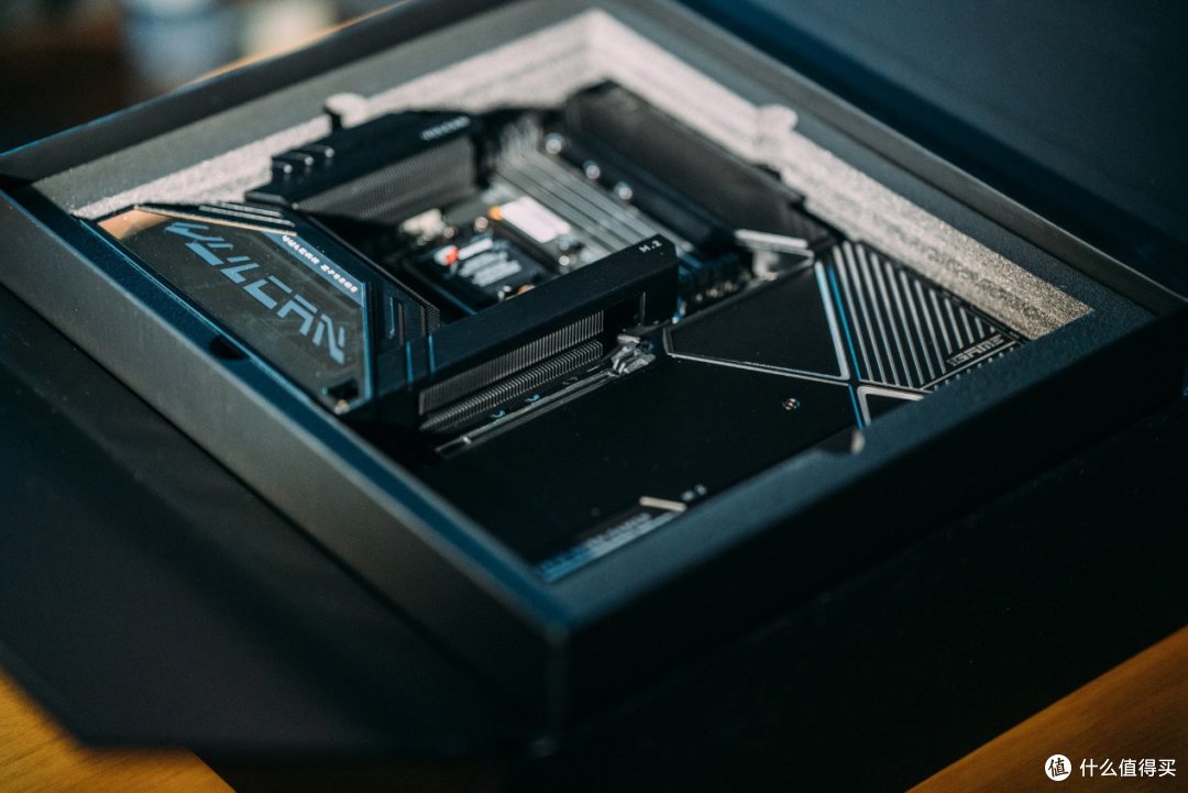 iGame Z790D5 VULCAN火神评测：豪华度拉满，挖掘酷睿i9新潜能
