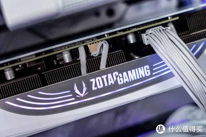 冷艳冰白——华硕 Z790 吹雪 S + 索泰 4070TI SUPER 月白 + 安耐美 PANO D58 装机分享