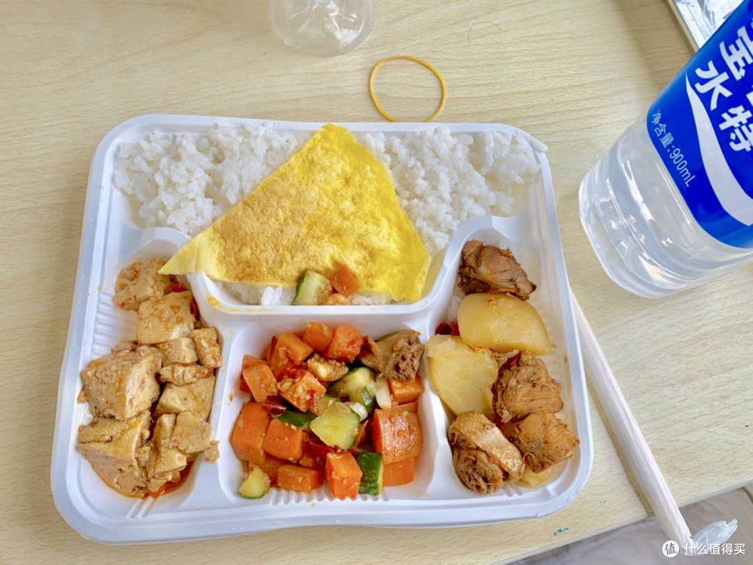 45元的火车盒饭
