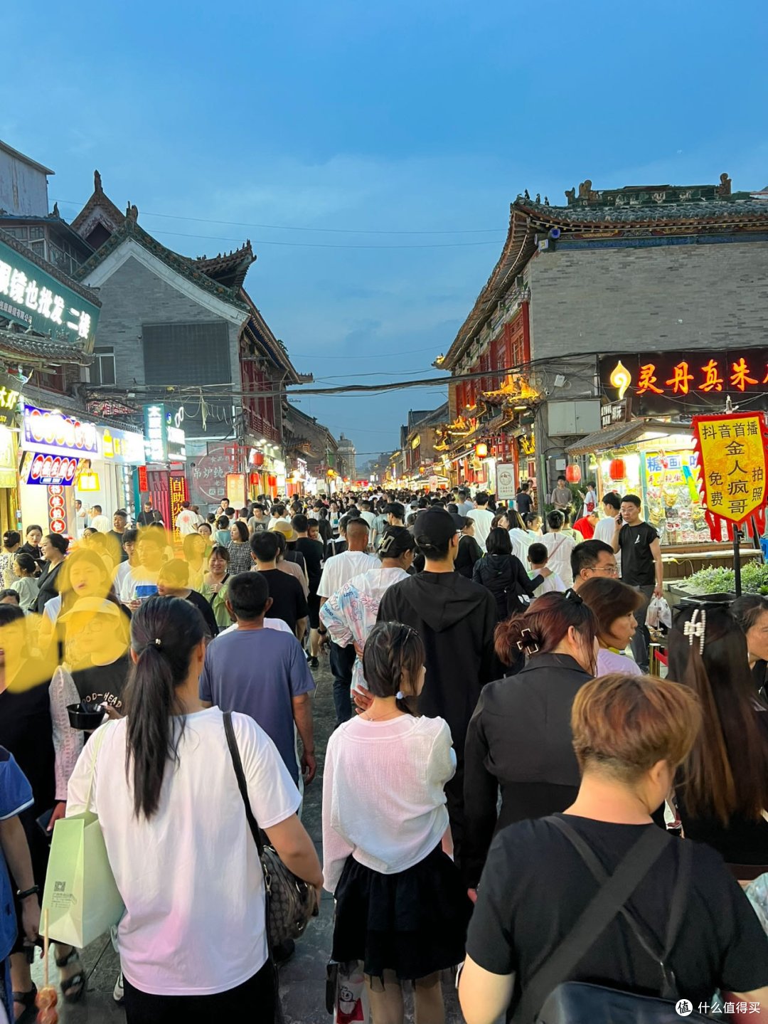 出去旅行，就是吃吃吃