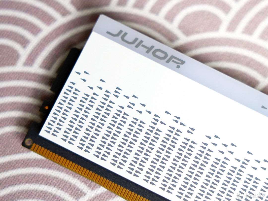 目前超高性价比的DDR5灯条:玖合星域6000内存开箱简测