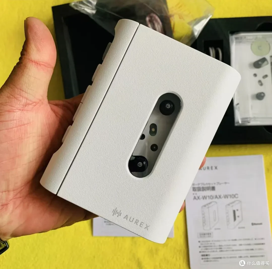 500块的磁带随身听,自带C口和蓝牙,透明外壳绝了